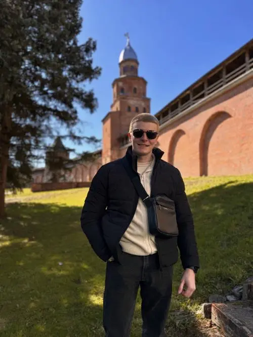 Даниил Серов
