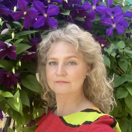 Елена Гвоздева