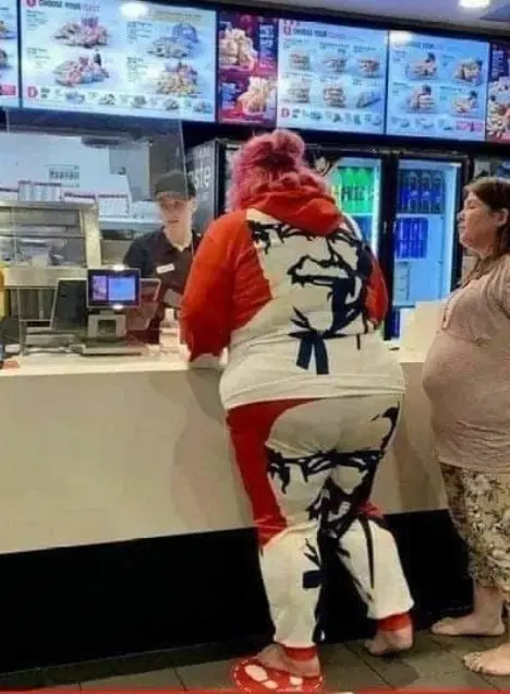 Срочная новость - KFC меняет Pepsi на Coca-Cola | Сетка — социальная сеть от hh.ru