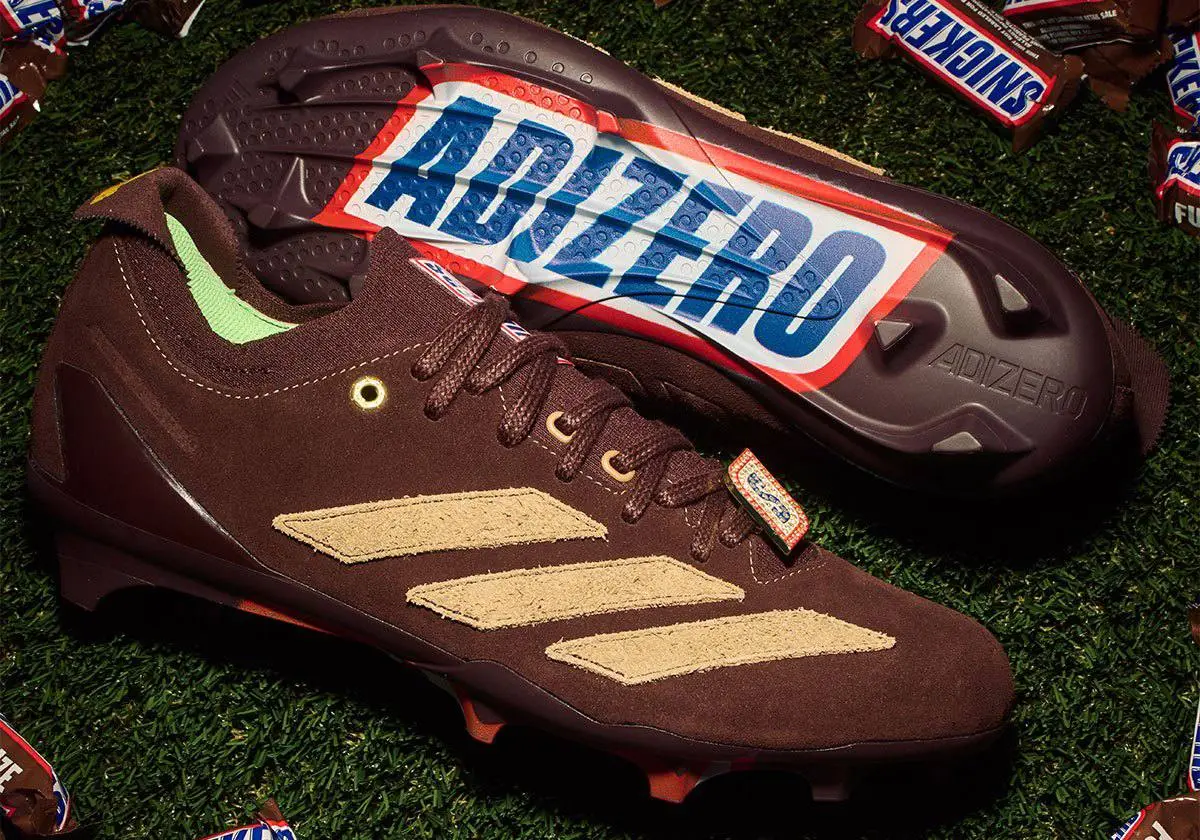 Мерч-радар:  Snickers x Adidas
Snickers и Adidas сделали вместе бутсы для американского футбола | Сетка — социальная сеть от hh.ru