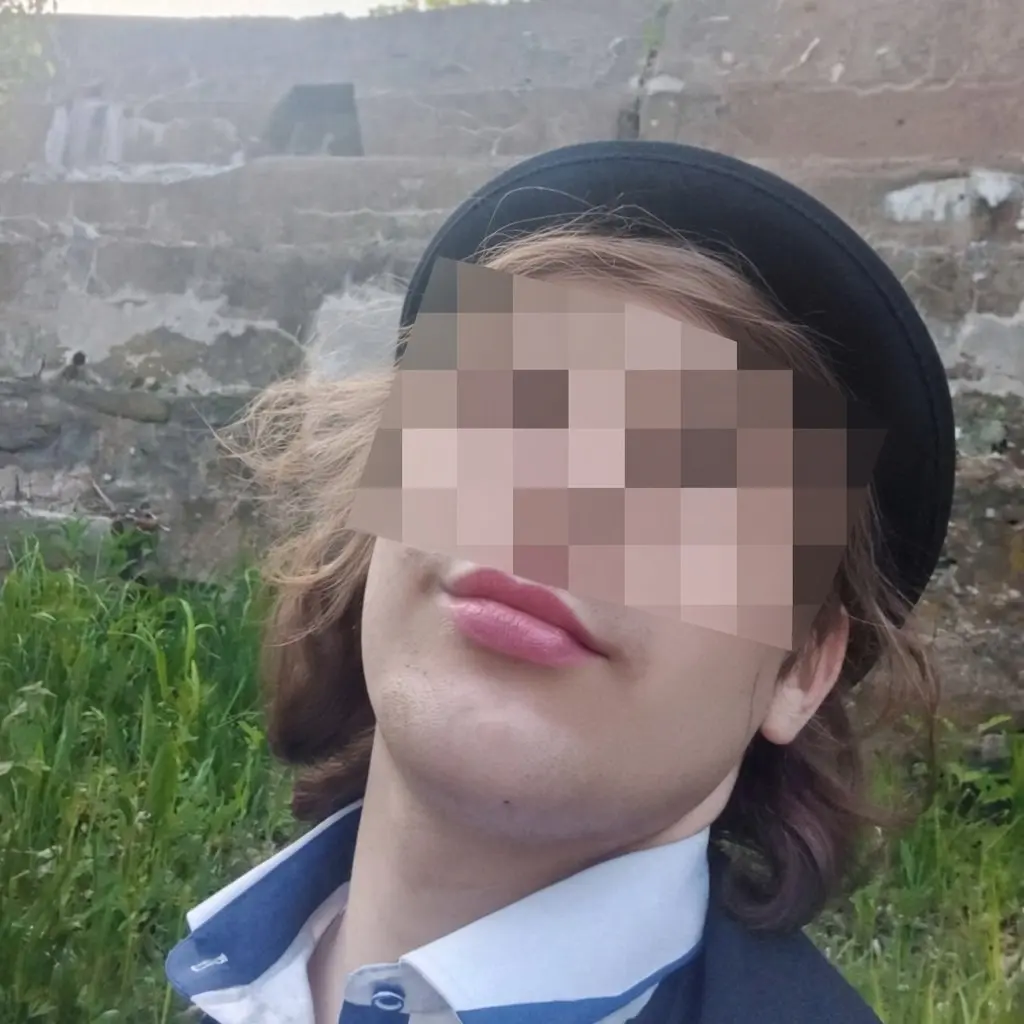 21-летнего озабоченного учителя географии задержали во Владивостоке за домогательства к детям, пропаганду фембойства и нацизма | Сетка — социальная сеть от hh.ru