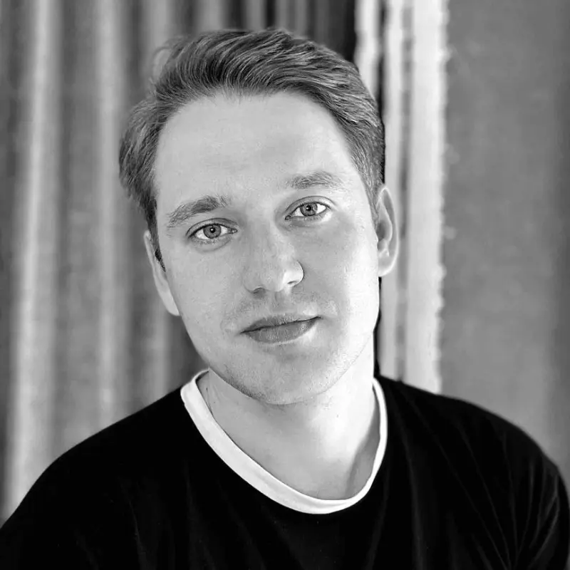 Максим Николаев