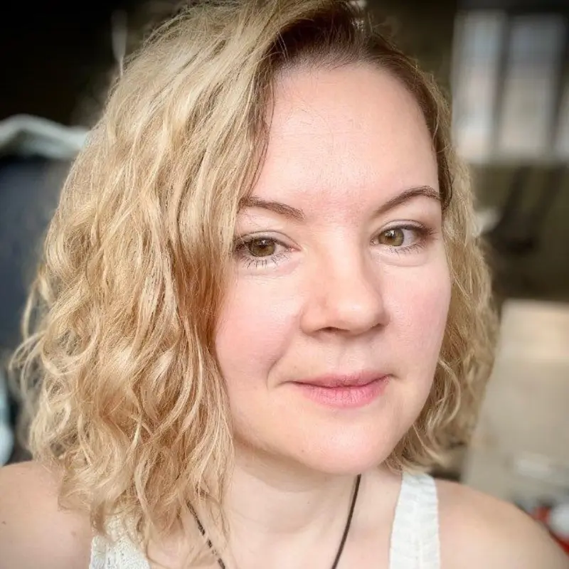 Анна Золотых