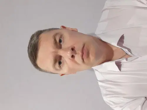 Виктор Лошкарев