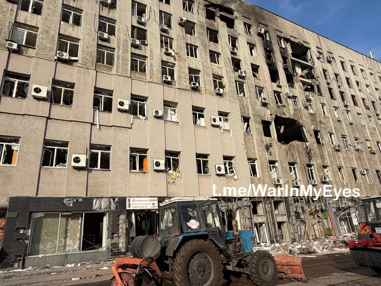 ‼️Еще последствия обстрела ВСУ Ворошиловского района Донецка сегодня ночью | Сетка — социальная сеть от hh.ru
