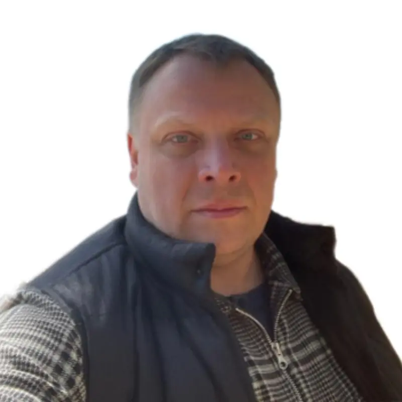 Александр Артамонов