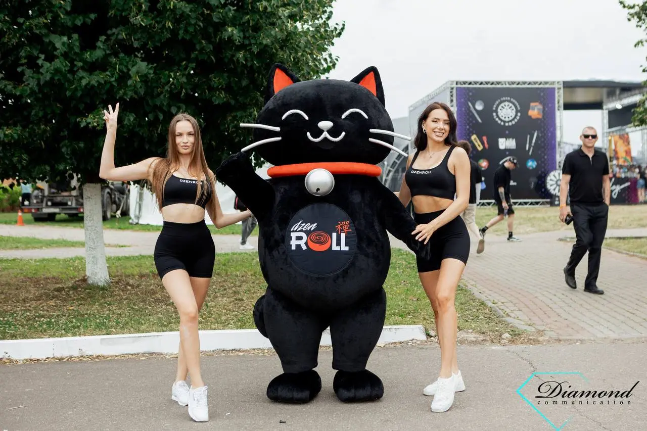 11 июля наша команда работала на JohnCalliano Fest в НКП «Русь». В этом году фестиваль прошёл под концепцией «From Russia with Love» | Сетка — социальная сеть от hh.ru