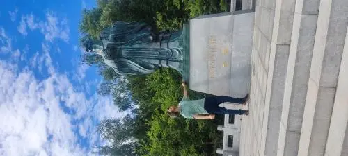 Александр Дементьев