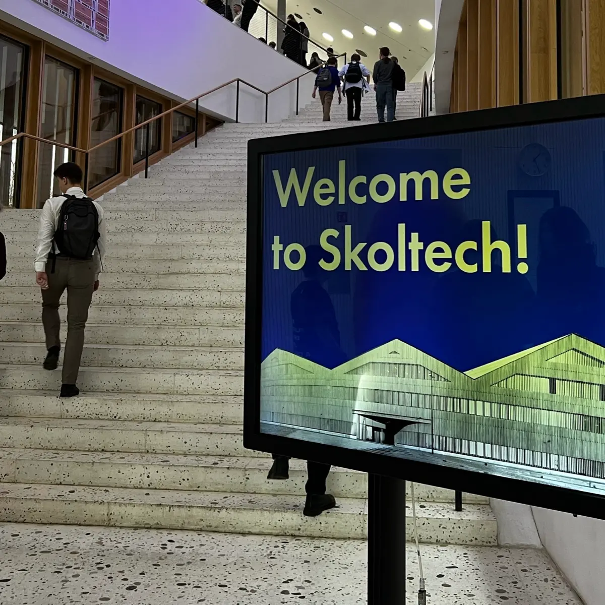 🇷🇺 Skoltech, IT Purple Conf | Сетка — социальная сеть от hh.ru