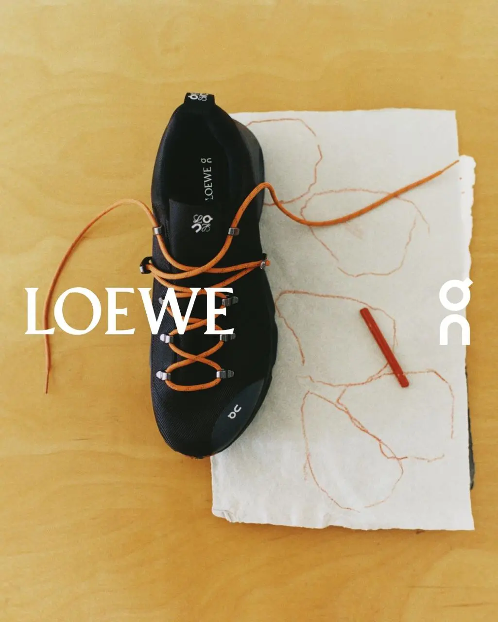 Loewe × On выпустили две новые модели кроссовок, Cloudsolo Hiker и Cloudtilt Cosmic. Первая – хайкеры для города с треккинговым протектором, вторая – футуристичная модель с прозрачными вставками | Сетка — социальная сеть от hh.ru