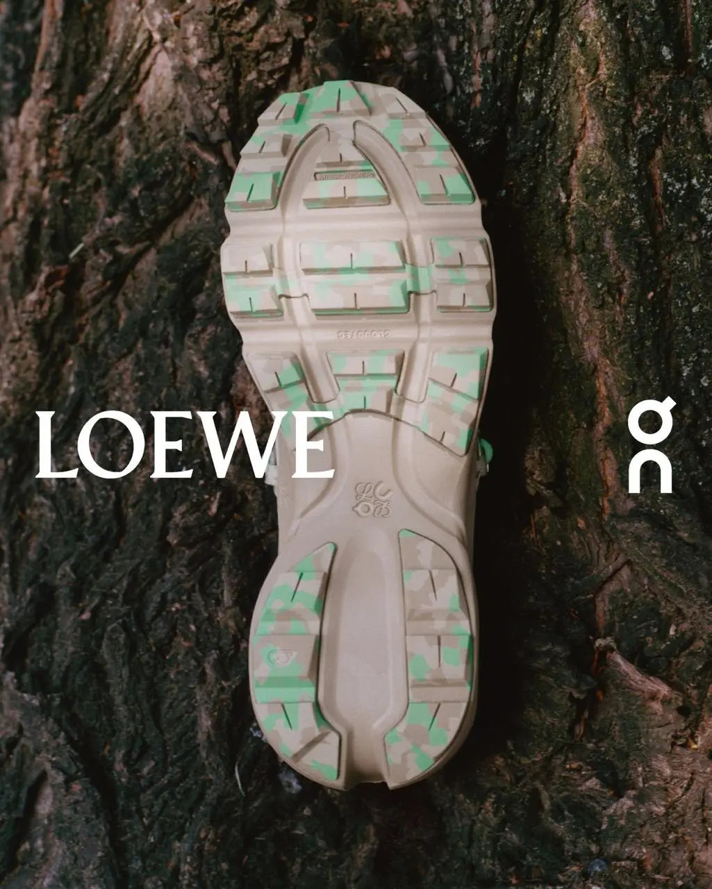 Loewe × On выпустили две новые модели кроссовок, Cloudsolo Hiker и Cloudtilt Cosmic. Первая – хайкеры для города с треккинговым протектором, вторая – футуристичная модель с прозрачными вставками | Сетка — социальная сеть от hh.ru