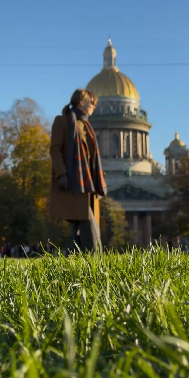 Вот такое вот неожиданное появление 💫
Хоп и я снова здесь))
Гуляю я значит сегодня в перерыве по городу и меня догоняет лютейшее осознание по поводу отношений, веселья и веселья в отношениях 🧨
Все заф... | Сетка — социальная сеть от hh.ru
