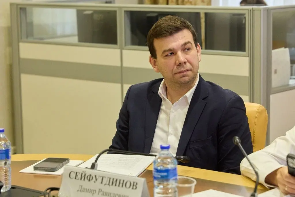 Каким должен быть новый формат празднования Дня народного единства? Первоочередная задача — уйти от протокольных мероприятий к живым проектам, ориентированным на подрастающее поколение | Сетка — социальная сеть от hh.ru