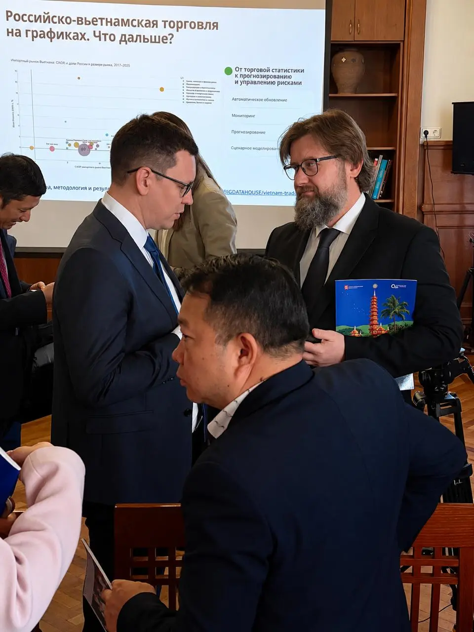 BIGDATAHOUSE на втором Российско-вьетнамском форуме народной дипломатии
Вместе с командой приняли участие во Втором российско-вьетнамском форуме народной дипломатии, который проходил в Санкт-Петербург... | Сетка — социальная сеть от hh.ru