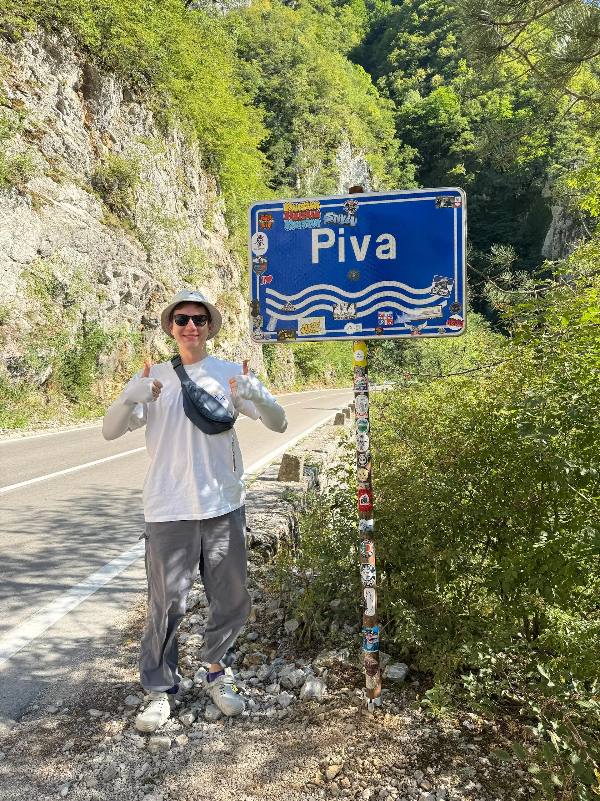 🇲🇪 Покидая Piva 🍺
Ну какой же вайб кататься на машине по балканам! Наверное, на другом транспорте можно это всё возненавидеть, проверять я это не буду конечно же | Сетка — социальная сеть от hh.ru
