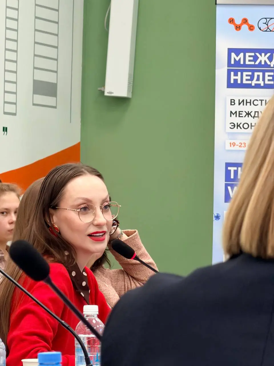 Сегодня лидер проекта БАФ Мария Евгеньевна Тарханова снова провела день на академической площадке, в Институте международных экономических связей
на научном Международном круглом столе, проводимом в р... | Сетка — социальная сеть от hh.ru