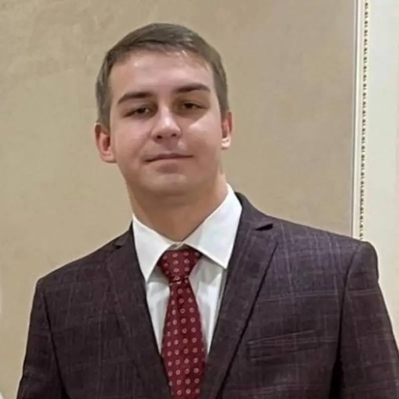 Артём Томилов