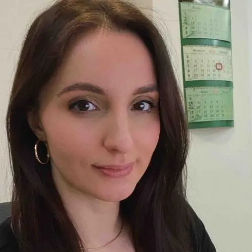 Яна Голикова