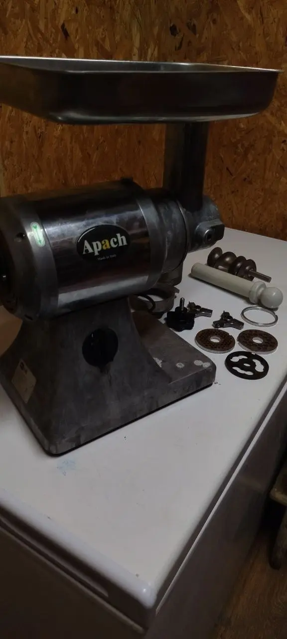 Профессиональная мясорубка Apach ATS22 (модель также известна как TS22) — это надежное итальянское оборудование, созданное для интенсивной эксплуатации на предприятиях общественного питания и в мясных... | Сетка — социальная сеть от hh.ru