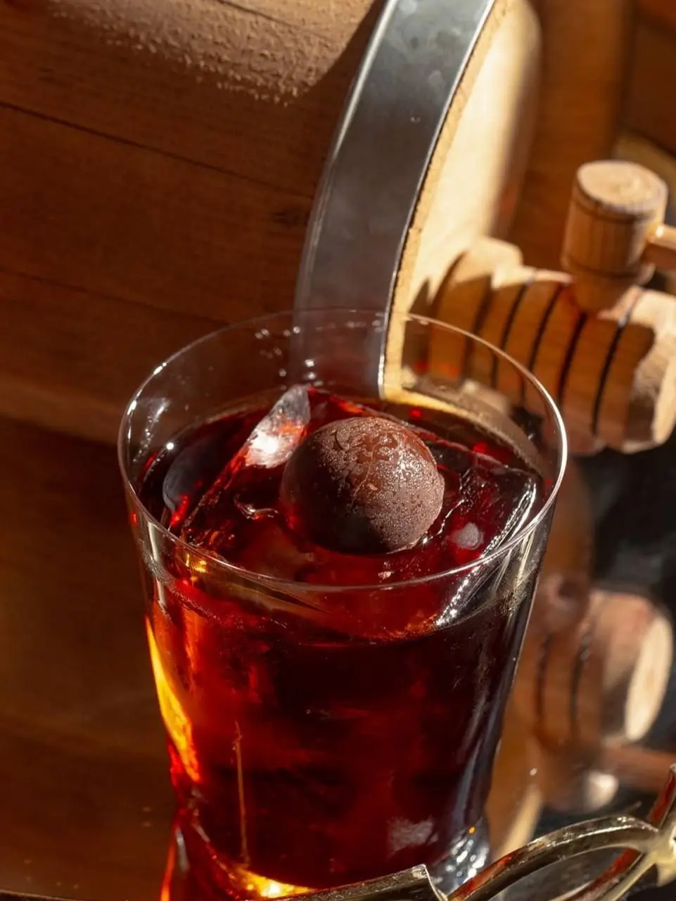 Виноградный и кофейный Негрони в Tagliatella 🍹
Аперитивный бар тоже участвует в фестивале – команда подготовила три Негрони, которые можно попробовать до конца месяца: виноградный с воздушной клюквенн... | Сетка — социальная сеть от hh.ru
