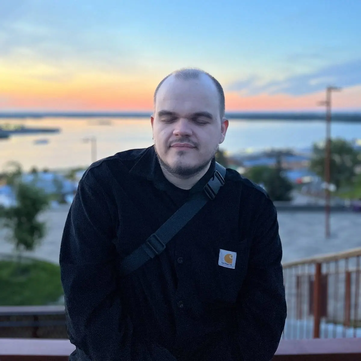 Антон Ложаков