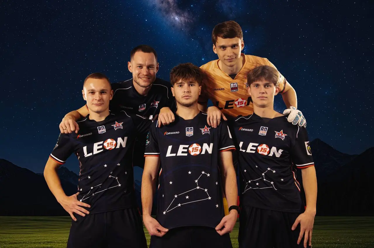 🦁 Leon презентовал форму в честь юбилея компании!
БК на 15-летие штампует механики для подписчиков и турниры для игроков.
На этот раз выкатили кастомную форму в коллабе с партнером СКА-Хабаровск | Сетка — социальная сеть от hh.ru