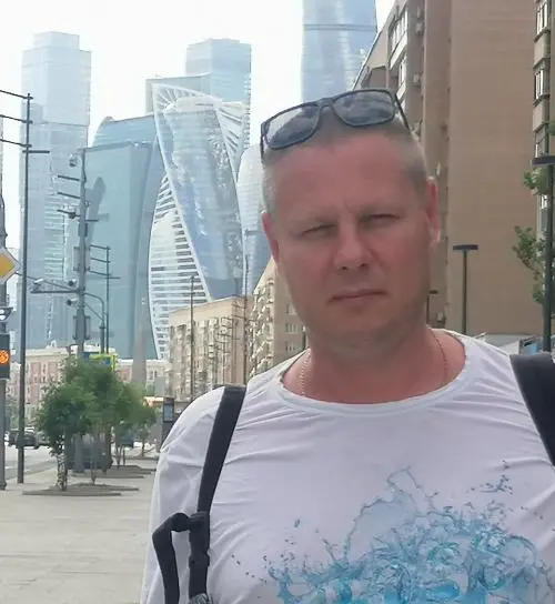Анатолий Шарый