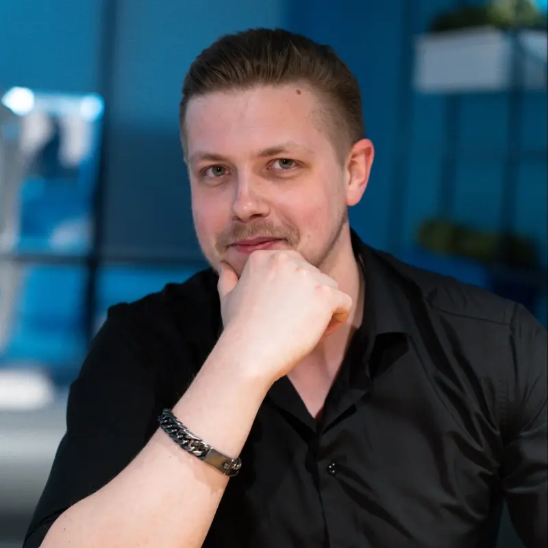 Роман Шмельков