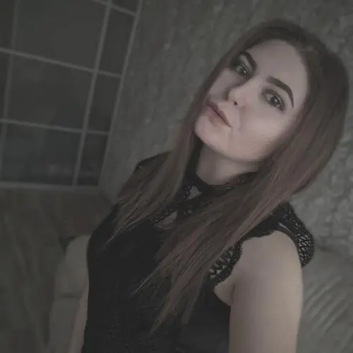 Анна Плешакова