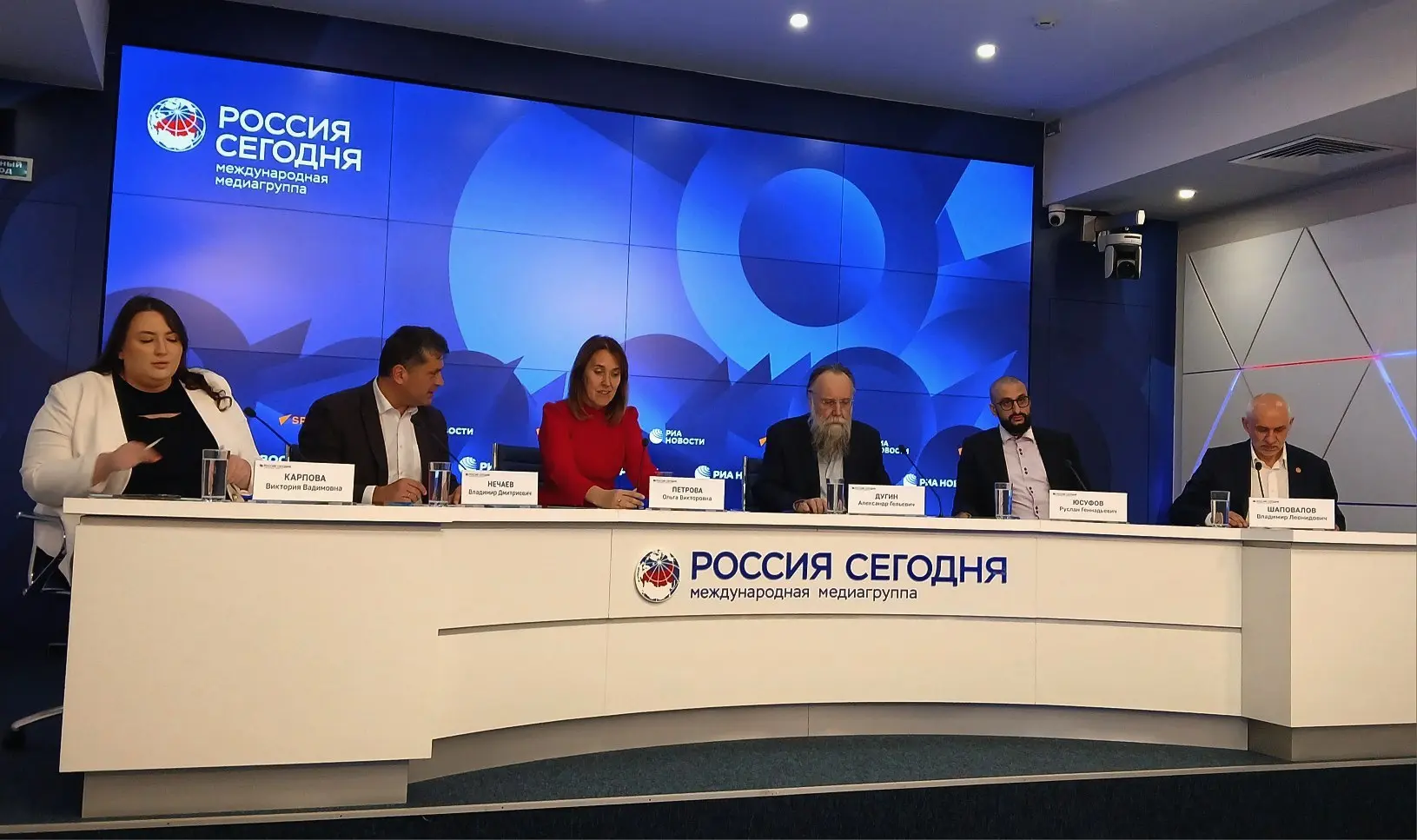 Круглый стол ЭИСИ «Ценностный суверенитет: Россия как центр выработки смыслов»
Главные вопросы встречи:
• Кто мы?
• Куда мы идём?
• Как мы это делаем?
Задача: необходимость формирования аксиологически... | Сетка — социальная сеть от hh.ru