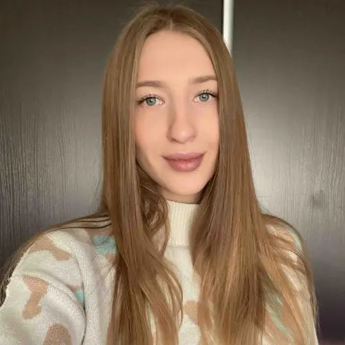 Анна Хозикова