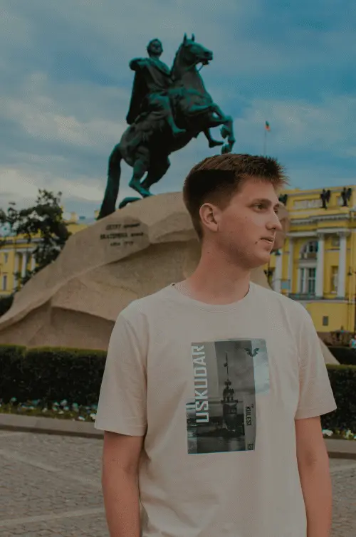 Владислав Николаев