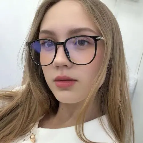 Алёна Абросимова