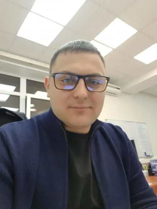 Виктор Гуселетов