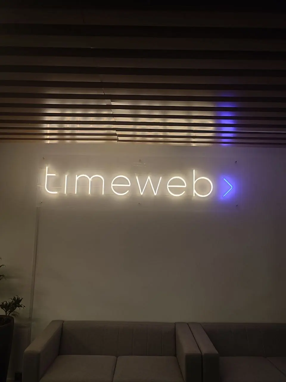 2й день в Питере. Доехал до Timeweb. Лучший шаред в РФ последние лет 10.
У ребят свои серверные мощности, без мам, пап и чужого железа. | Сетка — социальная сеть от hh.ru