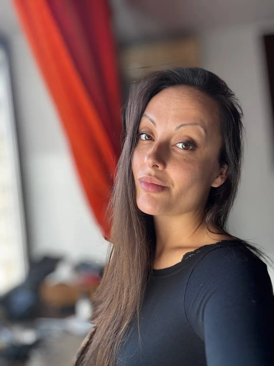 Разница между этими двумя фотографиями 21 год.
Вот и все.
Поэтому, когда мне говорят, что косметология не работает))
я просто покажу эти две фотографии🤗
#вопросыокрасоте | Сетка — социальная сеть от hh.ru