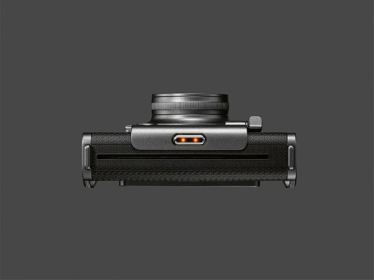 Камера instax WIDE Evo | Design: Keita Kamei, Yu Taguchi, Momoka Ogawa
WIDE Evo — гибридная камера: снимки можно посмотреть на экране и выбрать, какие напечатать на плёнке instax WIDE | Сетка — социальная сеть от hh.ru