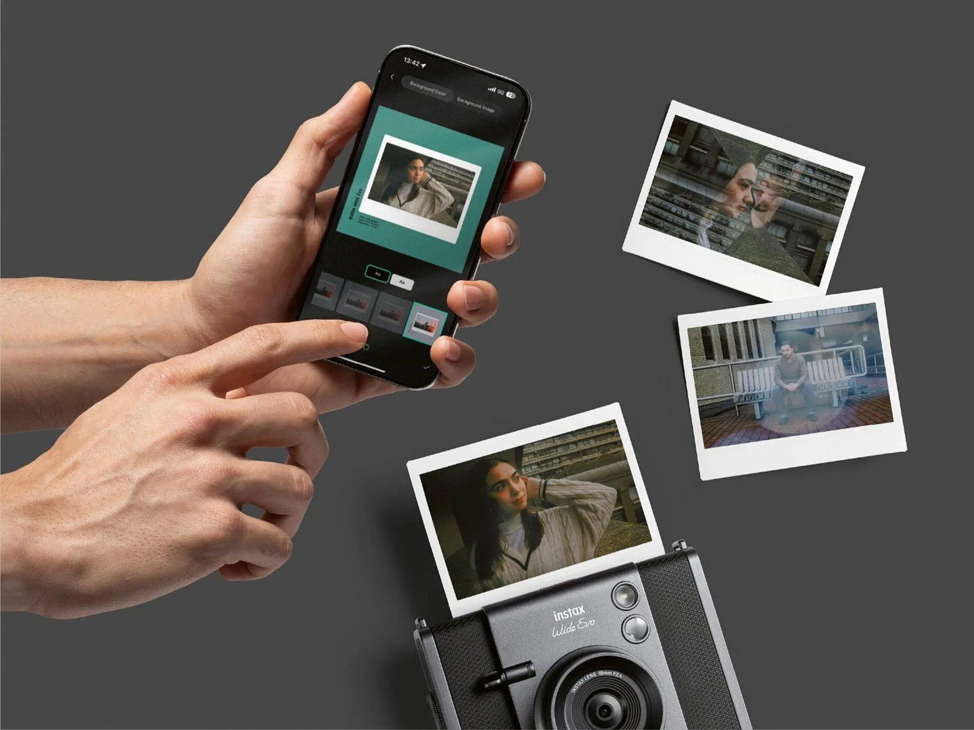 Камера instax WIDE Evo | Design: Keita Kamei, Yu Taguchi, Momoka Ogawa
WIDE Evo — гибридная камера: снимки можно посмотреть на экране и выбрать, какие напечатать на плёнке instax WIDE | Сетка — социальная сеть от hh.ru