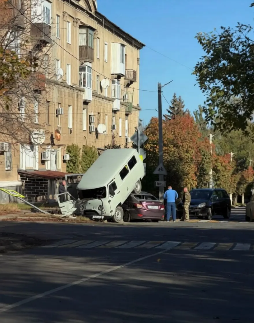 День автомобилиста продолжается:
ДТП в Макеевке на Депутатской | Сетка — социальная сеть от hh.ru