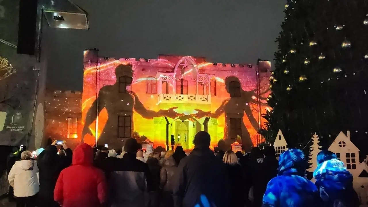 ✨ Нарзанная галерея в Кисловодске станет площадкой для масштабного светового шоу о единстве народов России
С 30 октября по 1 ноября на Курортном бульваре Кисловодска состоится световое 3D-представлени... | Сетка — социальная сеть от hh.ru