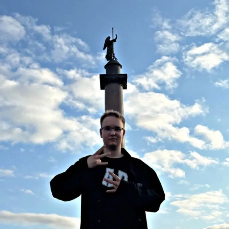 Андрей Максимов