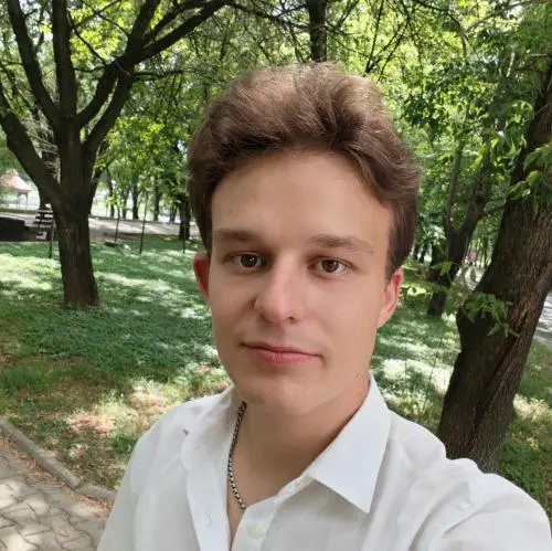 Максим Головачев