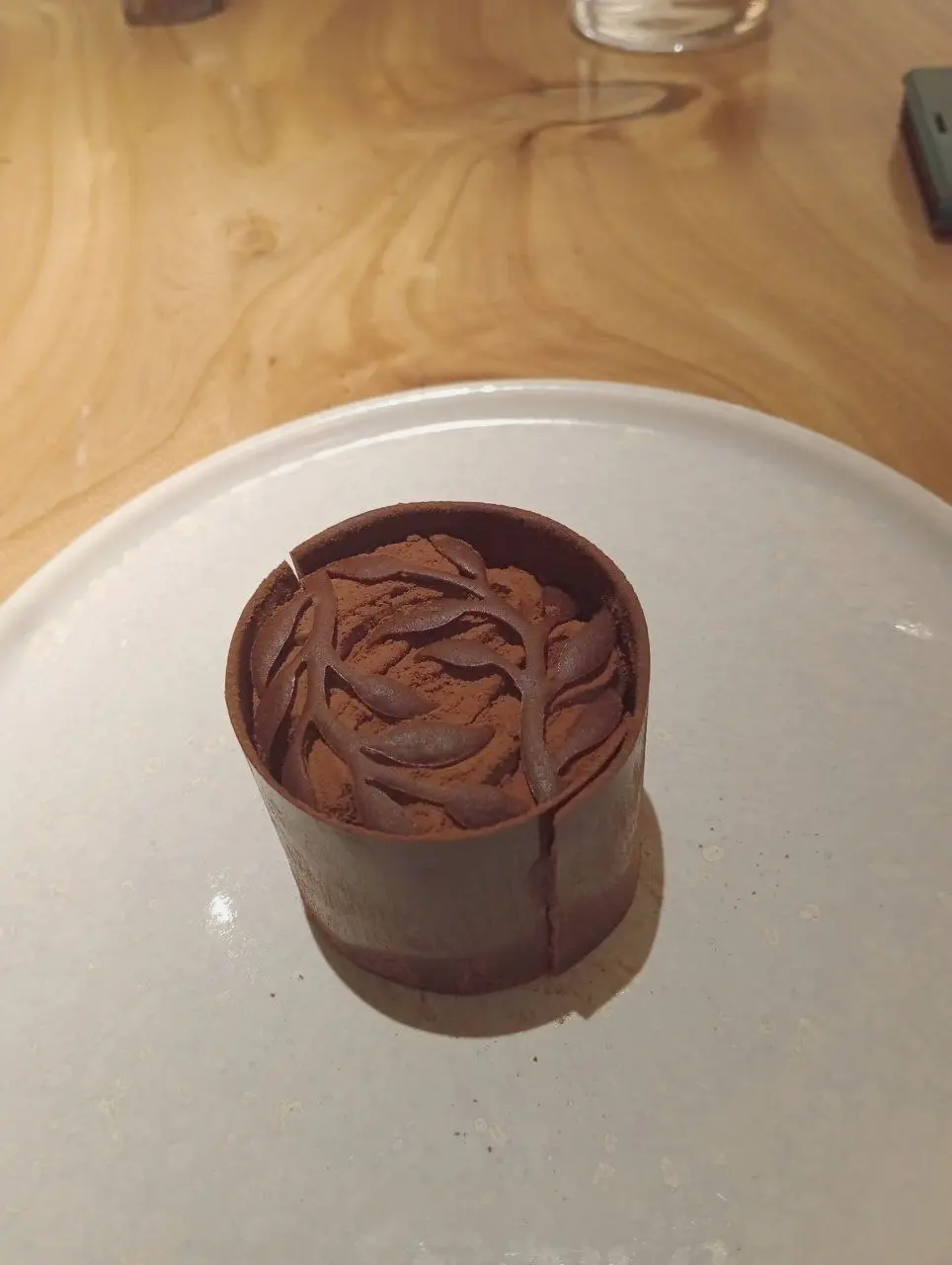 INSPIRO Neurobistro
Место, за которым я следил еще до того, как оно открылось. Все потому что:
А. оно вегетарианское (не закрывайте пост и читайте дальше)
Б. оно про еду будущего (так интереснее?)
В | Сетка — социальная сеть от hh.ru