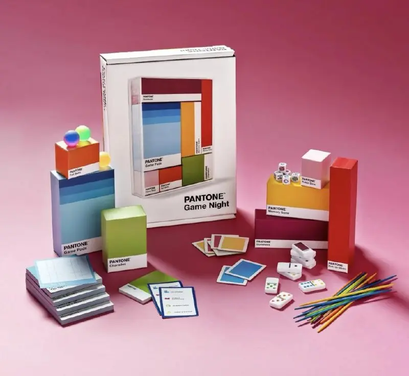 Pantone придумал календарь, в котором каждый день — новый цвет
Американский институт цвета Pantone представил календарь на 2027 год, который выглядит как довольно убедительная попытка превратить время... | Сетка — социальная сеть от hh.ru