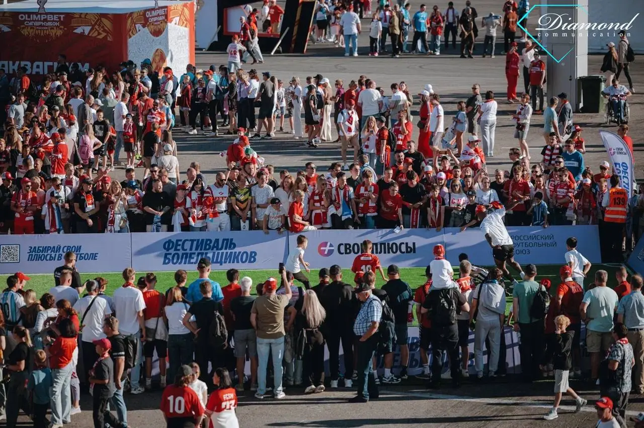 18 июля наша команда работала на матче «Зенит» — «Спартак» в Нижнем Новгороде. Проект реализовали для сервиса «Свои Плюсы» от Яндекса | Сетка — социальная сеть от hh.ru