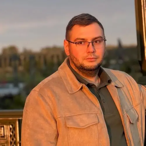 Руслан Макаров