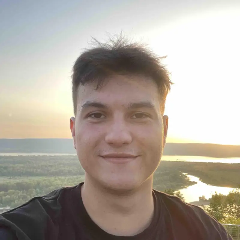 Владислав Покачалов
