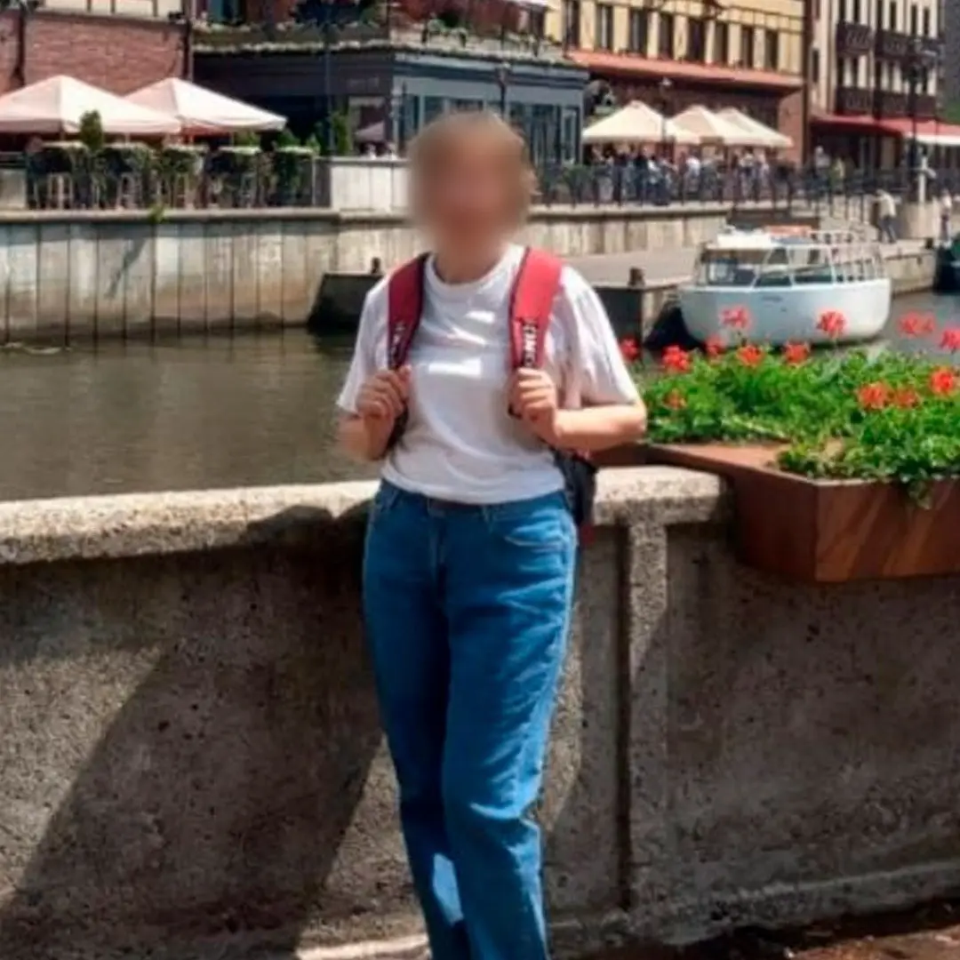 В Петербурге учитель математики убил мать и двухлетнего сына своей сожительницы — его разыскивают.
32-летняя женщина выбежала из квартиры вся в крови и позвала на помощь | Сетка — социальная сеть от hh.ru