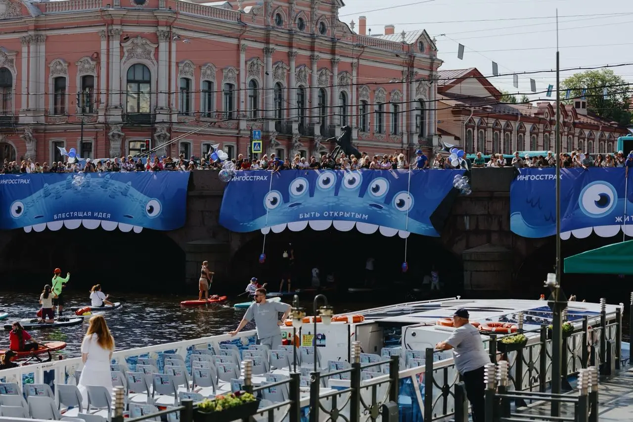 🟧 Фонтанка SUP × Ингосстрах — «Блестящая идея: быть открытым, жить смелее»
Третий год подряд команда Светланы Костромцовой реализует интеграцию Ингосстраха на фестивале «Фонтанка SUP» | Сетка — социальная сеть от hh.ru