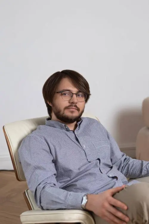 Глеб Мельников